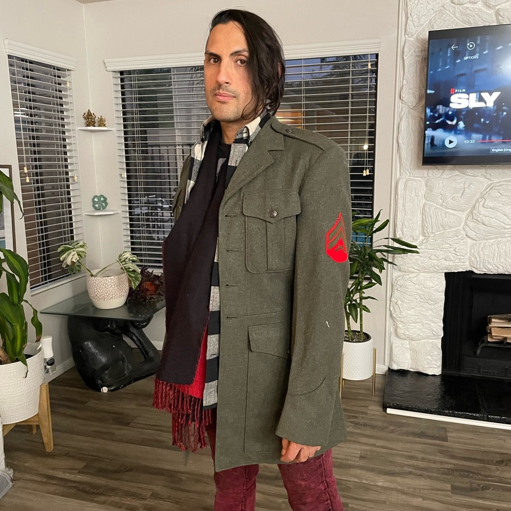 Army Officer’s Jacket. Green. Mid thigh length.